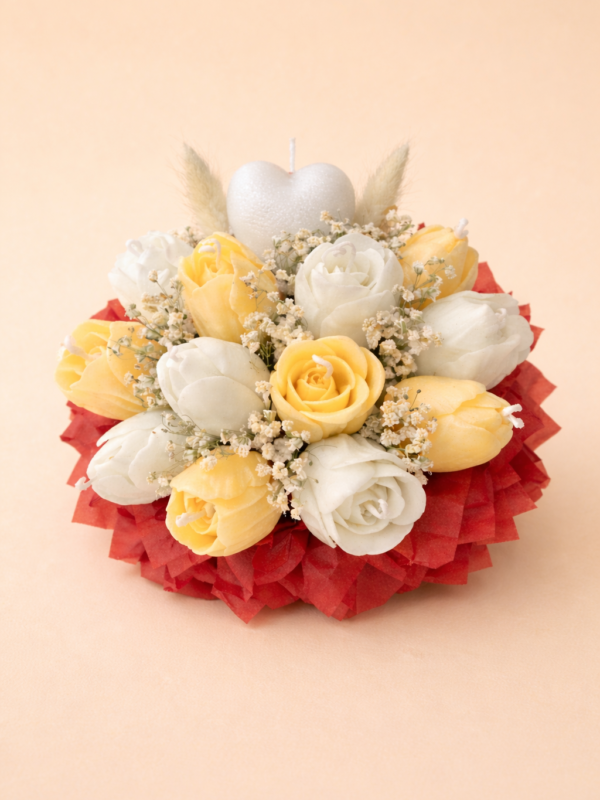 bouquet de tulipanes Bouquet de velas decorativas en forma de tulipanes blanco y dorado hecho a mano en Tenerife