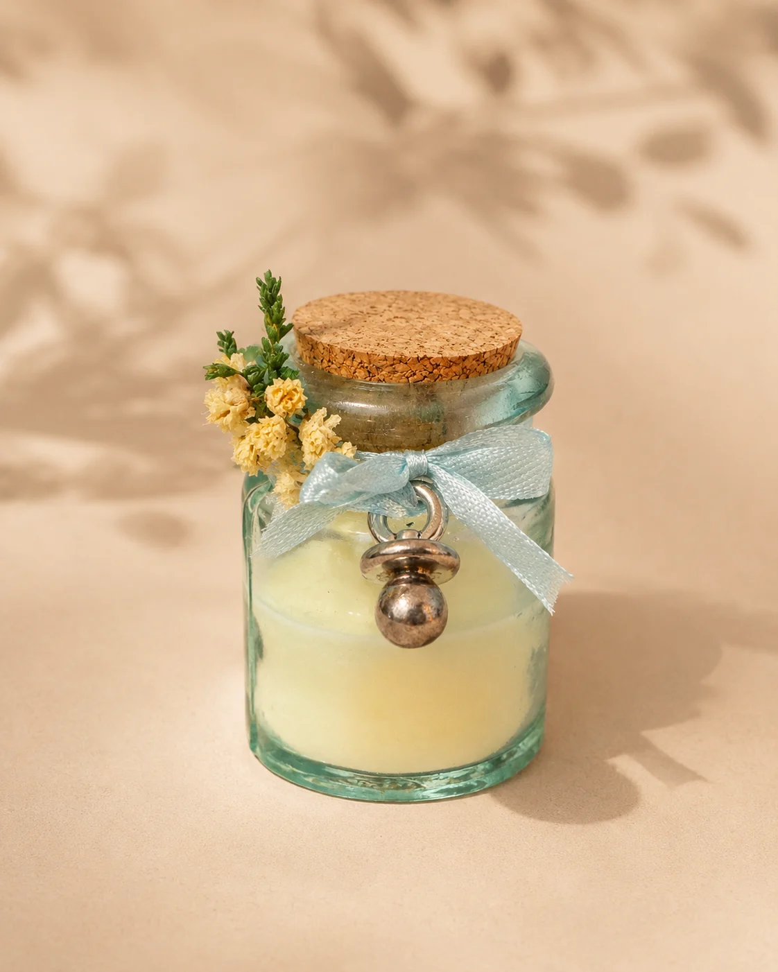 Vela personalizada Celeste para baby shower con charm y flores